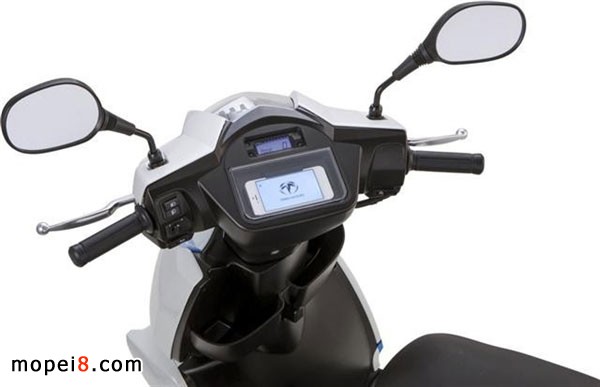 日本推新型電動(dòng)摩托車A4000i可與iPhone連接