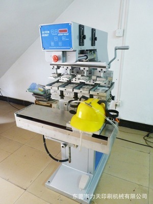 S4S四色穿梭印工作帽 高效移印解決方案與力天機械專業(yè)制造